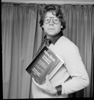 Bazon Brock mit der "Ästhetik als Vermittlung", 1977