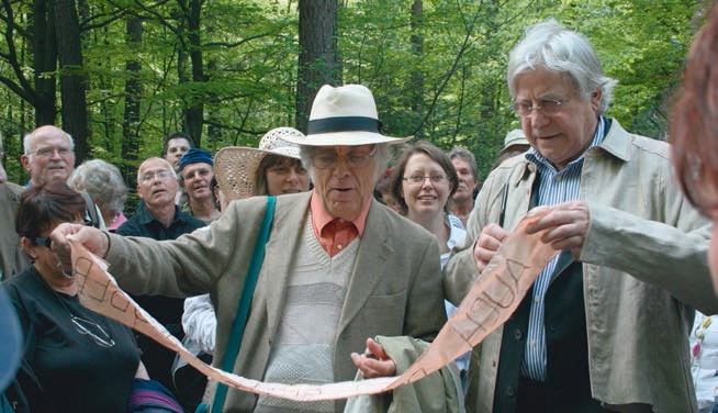 Präsentation der Mantelsaumsätze in Oberreichenbach, Bild: © Adi Hoesle, 2011.