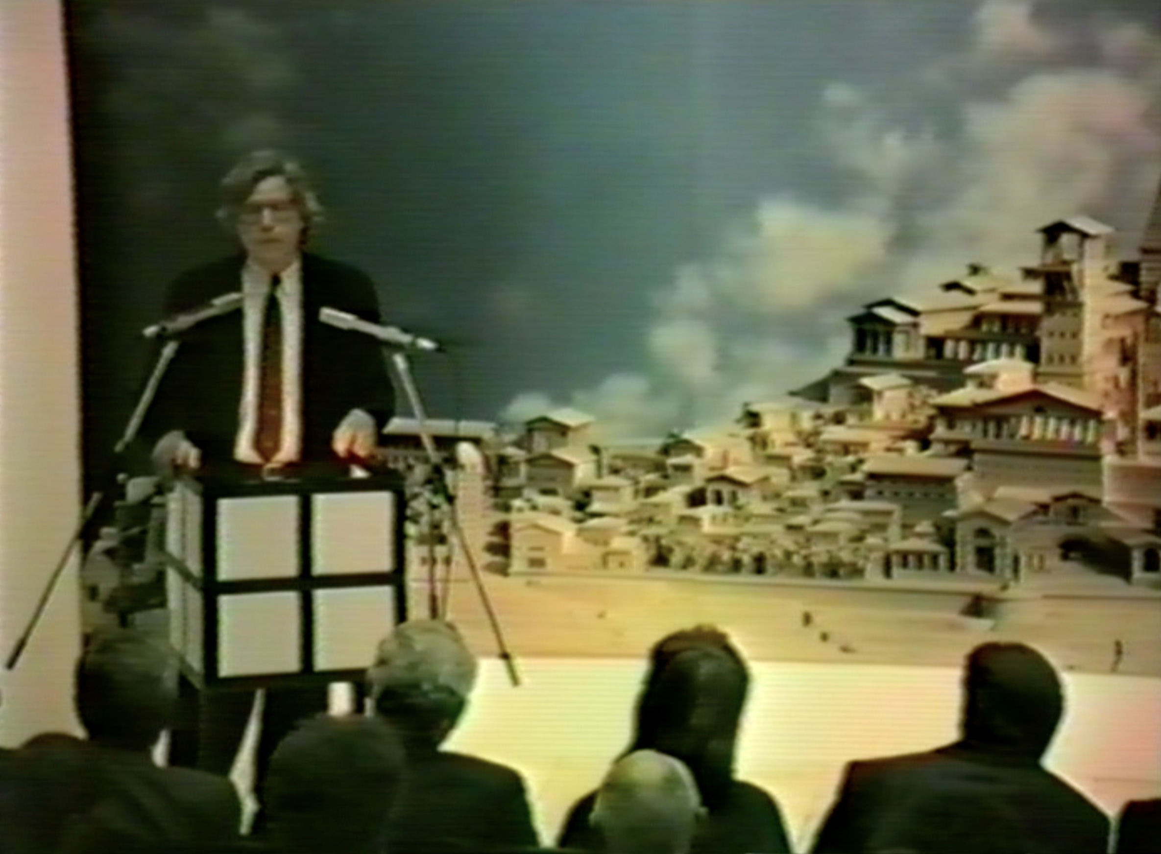 Bazon Brock: Einführende Rede zur Ausstellung „Atlantis“, Bild: Deutsches Architekturmuseum Frankfurt, 1987.